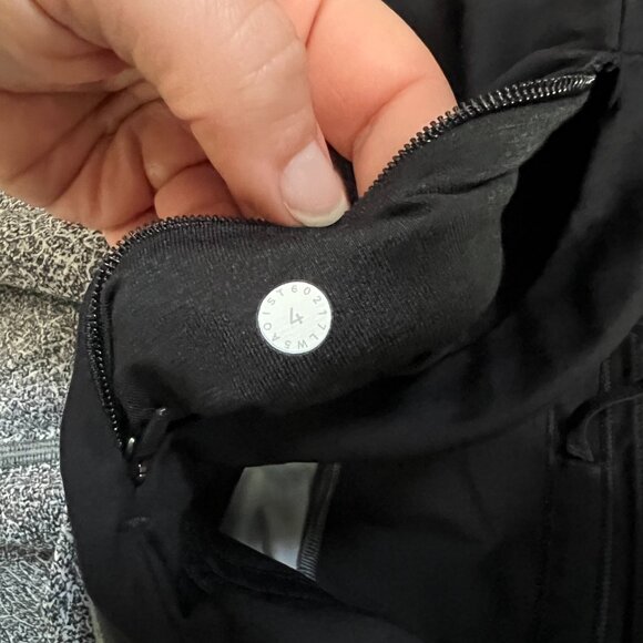 Lululemon Run The Day 7/8 Tights in Fractal Dark Starlight Black Size 4 - Picture 6 of 6